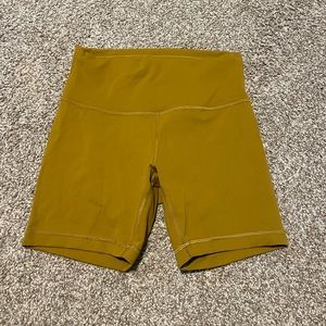 Lululemon wunder train shorts size 8 gold color NWT